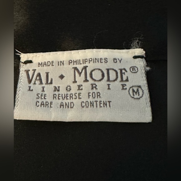Val Mode Lingerie Maxi Lounging Robe - Size M - Picture 9 of 12